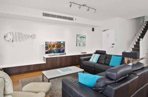Narrabeen Apartment | Beachfront Dream - Beachfront