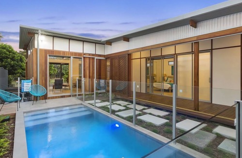 Casuarina House | Beachfront Eclipse with Pool