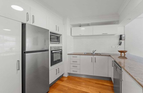 Surfers Paradise Resort | Beachfront Family Holiday | Prime Location