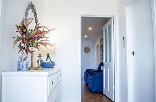 Encounter Bay House | Beachfront Getaway Pet-Friendly & Near Boat Ramp - Koala Stay