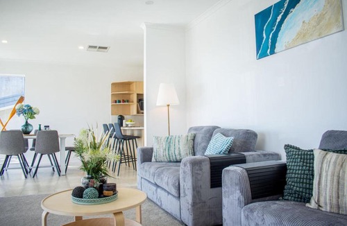 Encounter Bay House | Beachfront Getaway Pet-Friendly & Near Boat Ramp - Koala Stay