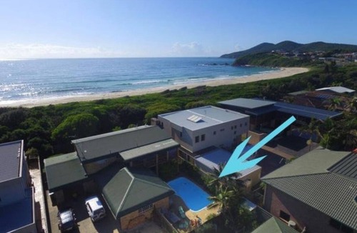 Forster House | Beachfront house on beautiful One Mile Beach