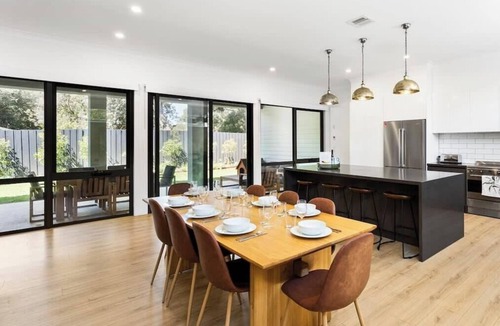 Silverleaves House | Beachfront Luxury Home w/Patio & BBQ Grill
