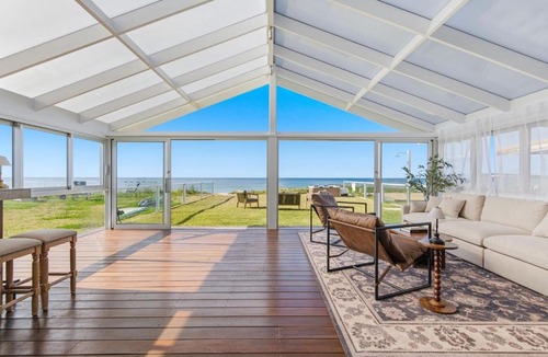 Collaroy Beach House | Beachfront Oasis - 4 bed family house with Spa