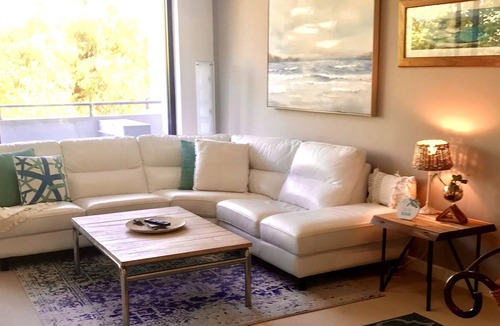 Rockingham Apartment | Beachfront Ocean Views
