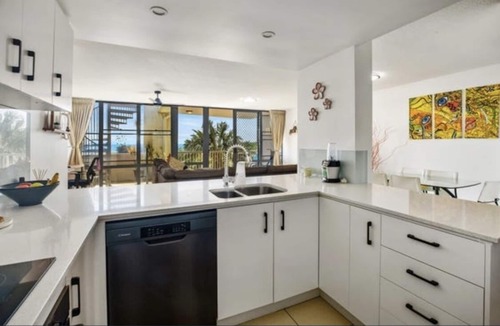Marcoola Apartment | Beachfront, ocean views, private rooftop terrace with spa, pool, walk to beach