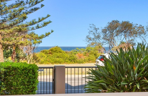 Kingscliff Apartment | BEACHFRONT ON MARINE
