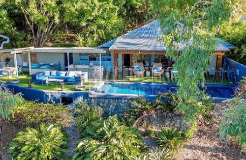 Oak Beach House | Beachfront Peace Cabin