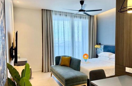 Lubok Buaya Apartment | Beachfront Seaview Suite l Cenang l Super King Bed