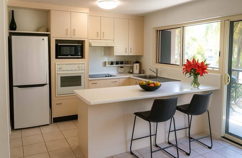North Ward Apartment | Beachfront Strand Stay - 2BR Near Waterpark & The Strand, Townsville