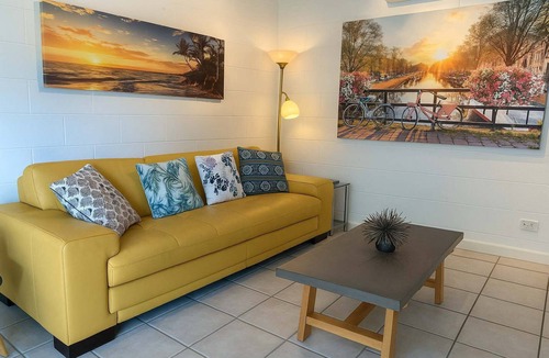 North Ward Apartment | Beachfront Strand Stay - 2BR Near Waterpark & The Strand, Townsville