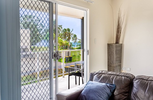 Yeppoon Apartment | Beachfront Townhouse in Great Location.