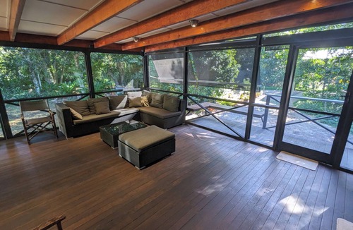 Beachmere House | Beachmere Escape - Unique and Tranquil. Just what you need. Book now!