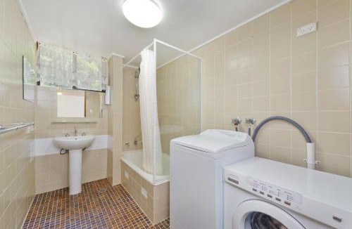 Flynns Beach Apartment | Beachpark 33 58 Pacific Drive