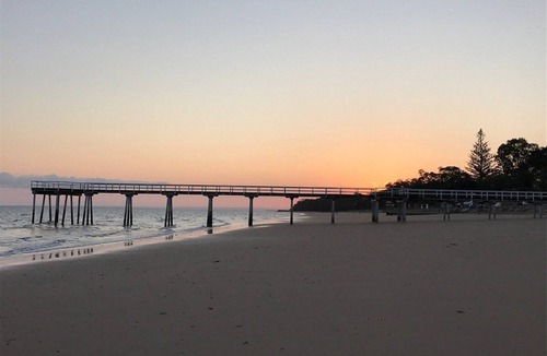 Torquay Apartment | Beachside 2 bedroom apartment with pool