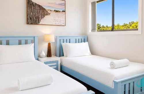 Caves Beach Apartment | Beachside Beauty