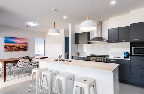 Mudjimba House | Beachside bliss in NEW house with huge backyard