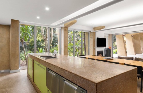 Casuarina House | Beachside Bungalow Casuarina - Pet-friendly