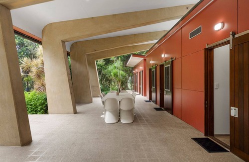 Casuarina House | Beachside Bungalow Casuarina - Pet-friendly