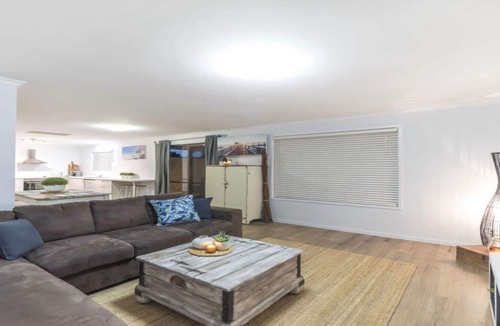 Woorim House | BEACHSIDE BUNGALOW THAT TICKS ALL THE BOXES