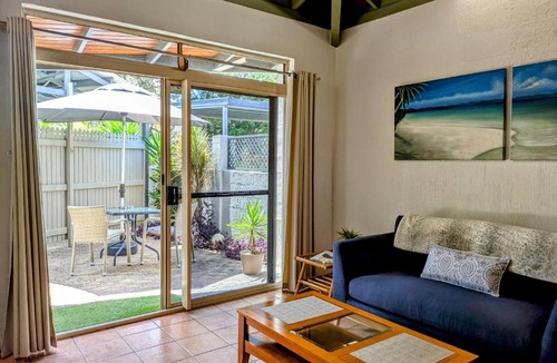 Nelly Bay Apartment | Beachside Cottage - A Private Peaceful Hidden Gem 50m to Beach