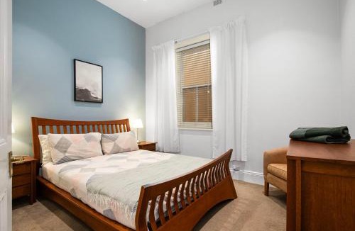 Glenelg South House | Beachside Cottage Glenelg Sth