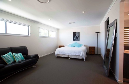Mount Coolum House | Beachside Entertainer