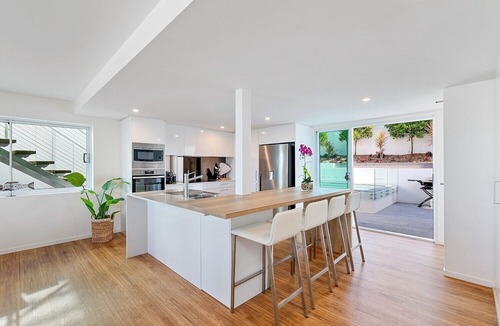 Sunrise Beach House | Beachside Family Home, Sunrise Beach