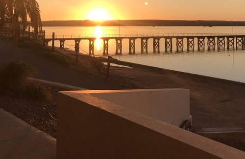Ripon Apartment | Beachside & Jetty View Apartment 6 (Captains Apartment)