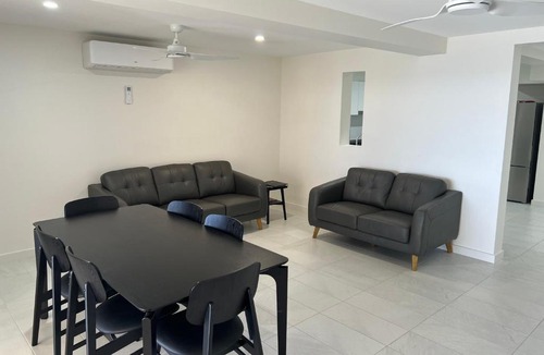 Ripon Apartment | Beachside & Jetty View 2 -Skippers Apartment