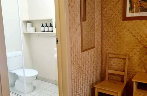 Suffolk Park Hotel | Beachside Motel Room- 3 Beds, Kitchenette & Pool