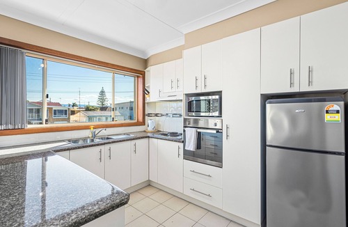 Bulli Tops Apartment | Beachside Nook @ Warilla - Next to Warilla Beach