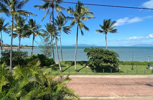 Nelly Bay Apartment | Beachside Palms Unit 1