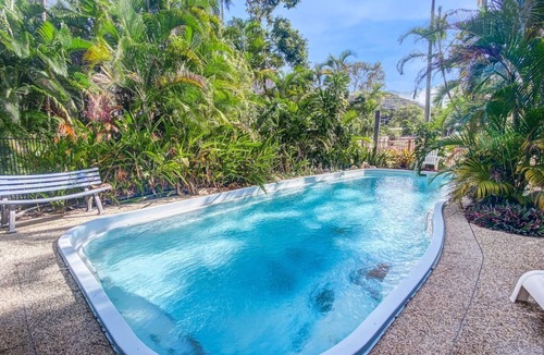 Nelly Bay Apartment | Beachside Palms Unit 2