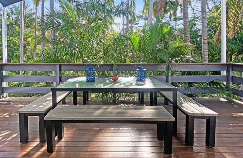 Nelly Bay Apartment | Beachside Palms Unit 2