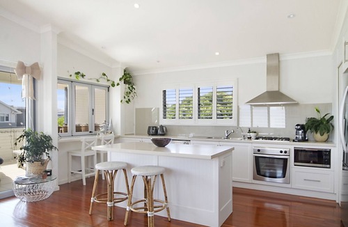 Casuarina Apartment | Beachside Retreat: Casuarina | Quick walk to beach & near Osteria Weddings