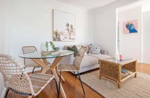 Parkdale House | Beachside Vibes 2 min stroll to Parkdale Beach
