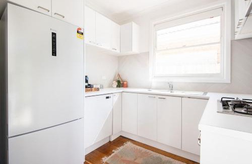 Parkdale House | Beachside Vibes 2 min stroll to Parkdale Beach