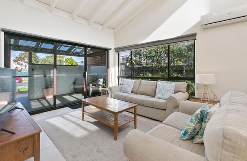 Apollo Bay Apartment | Beachside Villa