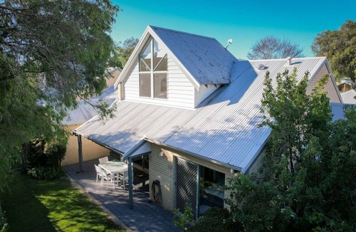 Quindalup House | Beachside Villa Retreat - Resort Style Quindalup