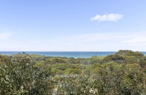 Anglesea House | Beachside Walkaway Su