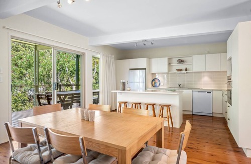 Macmasters Beach Apartment | Beachside Weekender - Cosy, relaxed, 120m from the beach