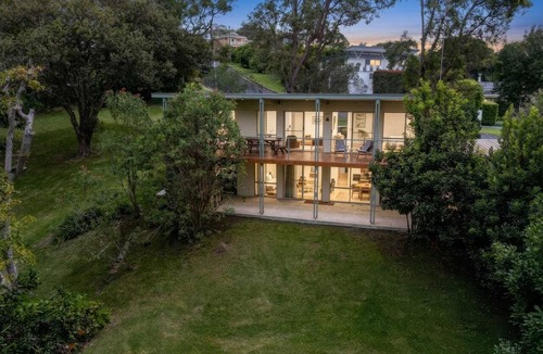 Macmasters Beach Apartment | Beachside Weekender - Cosy, relaxed, 120m from the beach