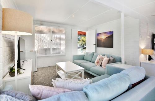 Berrara House | Beachway Pet Friendly 2 Mins Walk to Beach