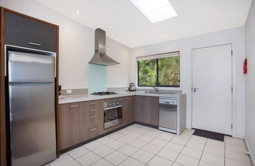 Skenes Creek Apartment | Beacon Point Ocean View Villas