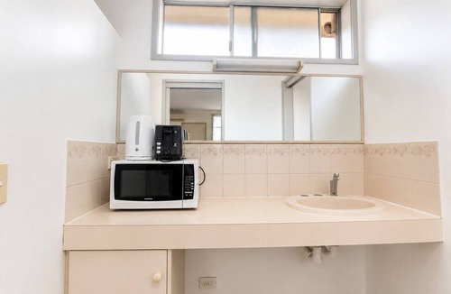 Beaconsfield Hotel | Beaconsfield Lodge Motel