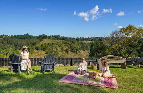 Montville House | Beam Creek Cottage in Montville