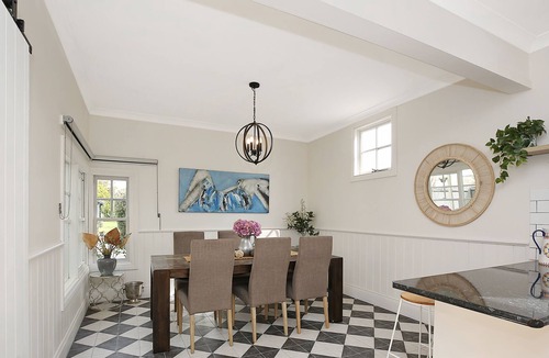 Camperdown House | Beautiful 2-storey, 5 bedroom home with amazing facilities