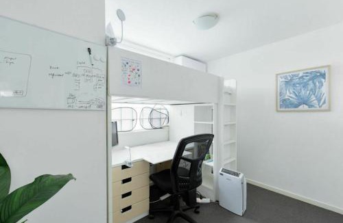 St. Kilda East Apartment | Beautiful 3BDR 2BA Townhouse in St Kilda East