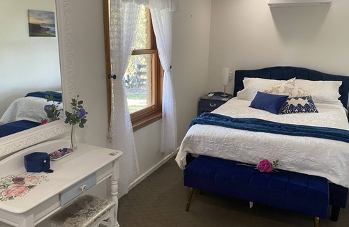 Green Hills Cottage | Beautiful cottage with stunning views. Just minutes from Meadows!